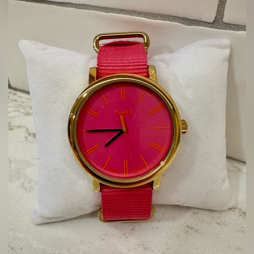 Timex Weekender Bright Fuscia Pink & Gold Watch: Adjusts & NEW Battery; NO light